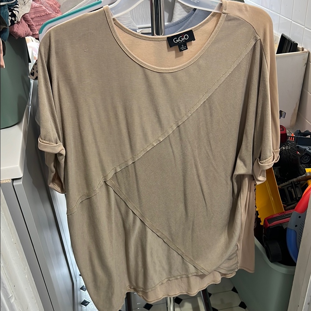 GiGio Women's Tan Top